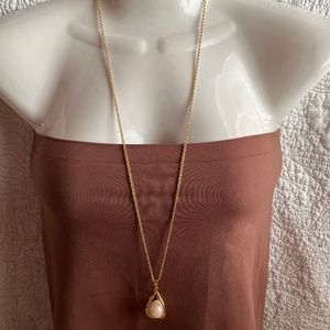 VINTAGE (1990) AVON TAILORED ELEGANCE PENDANT